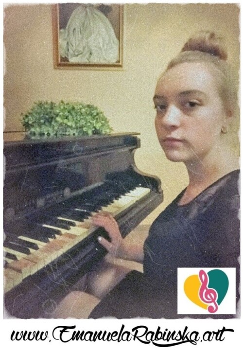 Emanuela---composer-pianist.jpg