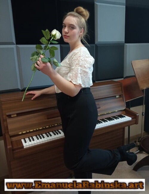 Pianistka-i-kompozytorka-Emanuela-Rabinska.jpg
